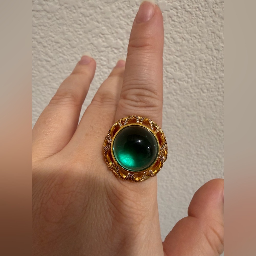 Vintage Green Glass Cabochon Rhinestone Gold Tone Cocktail Ring Size 8